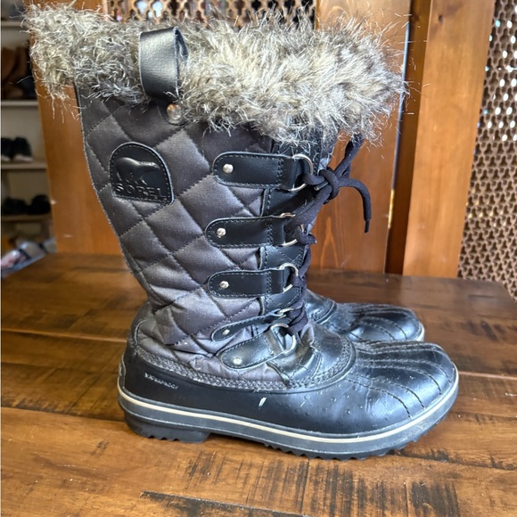 Sorel Black and Gray Lace-Up Winter Boots - Picture 1 of 8